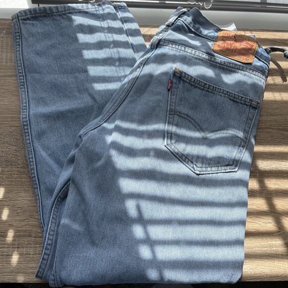 Levis 550 Jeans Mens 32x30 Blue straight Fit Light Wash American Denim Pants - Picture 1 of 7